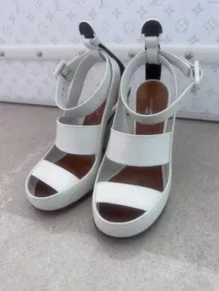 Item thumbnail for item 3d7c56a2-9b7d-4f28-8a7c-a56ef3774ded