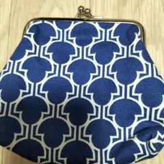 青と白のパターンがま口財布