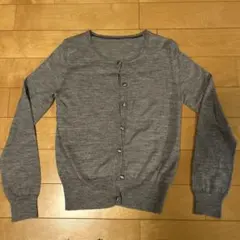 Green Label Relaxing グレーのカーディガン サテンボタン38