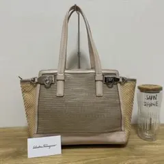 《極美品》Ferragamo（フェラガモ）レザー ハンドバッグ ベージュ系