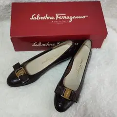 フェラガモ パンプス