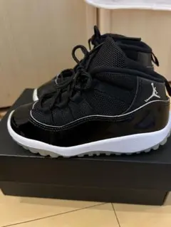 Jordan 11 Retro (TD) 9C ブラック/ホワイトのサムネイル
