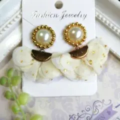 フラワーモチーフ ピアス/イヤリング パール付き(ハンドメイド)