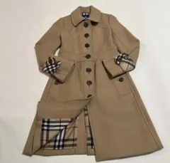 お値下げ！【美品】バーバリーブルーレーベル　ベージュロングコート　チェック柄のサムネイル