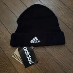 新品 adidas ニット帽 ビーニー ブラックのサムネイル