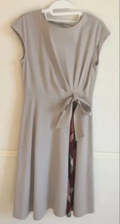 新品 BLUE LABEL CRESTBRIDGE ノースリーブワンピース