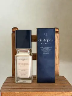 クレドポーボーテ タンフリュイドエクラ ナチュレル ファンデーション