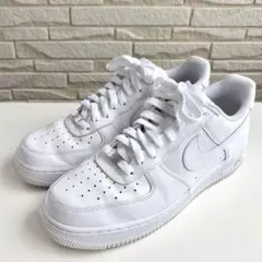 NIKE AIR FORCE 1 ホワイト スニーカーのサムネイル