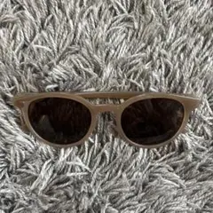 ベージュ サングラス