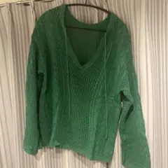 緑色編み込みVネック長袖トップス