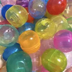 ガチャガチャ　カプセル　大　８０個　まとめ売り　ノンセパレート