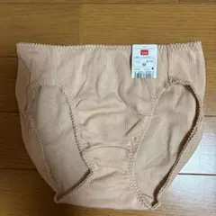 トリンプ　ショーツ　M ベージュ　新品　②