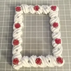 ホイップデコ 白 赤 バラ 硬質トレカケース B8