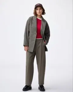 未使用タグ付き　ブラッシュドワイドテーパードパンツ　GU