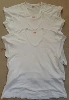 B.V.D.　VネックTシャツ