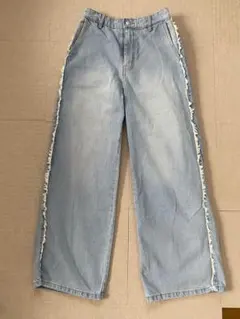 フリンジ付きライトブルーワイドデニムパンツ