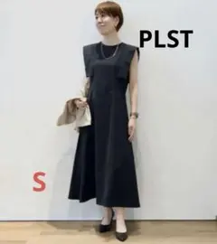新品未使用→PLST ハイストレッチナイロンフレアワンピース（ネイビー