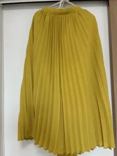 GU プリーツスカート イエロー