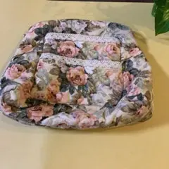 ハンドメイド　キルティング花柄ポーチ 2ポケット付き