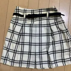 レッセパッセ　ミニスカートのサムネイル