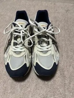 Asics GEL-1070 スニーカー