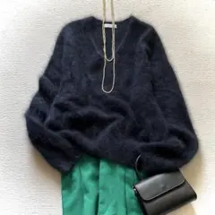 極美品 BY ヘアリー Vネックニットプルオーバー ラクーン 紺