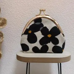 ハンドメイド　ミニがま口ポーチ（お花）