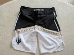 イヌウナギ　FIED フィジーク水着 サイズ26 黒/白サーフパンツ 2025年最新】fied サーフパンツ 26の人気アイテム - メルカリ