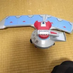 ジュエルする時に使うおもちゃにおまけにカード２枚つけます