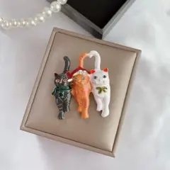 ブローチ カラフル キャット ネコ 個性派 アクセサリー サンタ帽 クリスマス