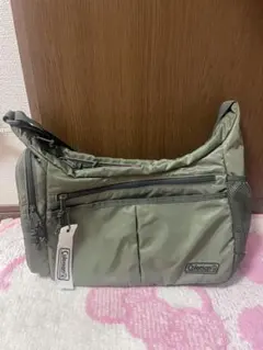 Coleman ショルダーバッグ オリーブ