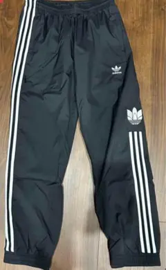 【新品・未使用】adidas トラックパンツ