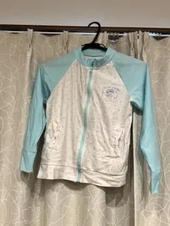 【ネコポス発送】　水色ドット柄 ジップアップ　ラッシュガード 140cm 女の子