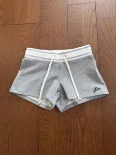 FILA フィラ ショートパンツ グレー Mサイズのサムネイル