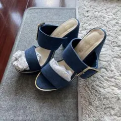 美品 夢展望デニムブルー ゴールドバックルサンダル　9.5cmチャンキーヒールのサムネイル
