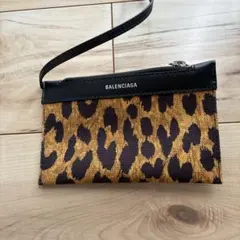 BALENCIAGA レオパード柄 ポーチ ストラップ付き 正規品です。のサムネイル