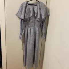 ケープ風ワンピース