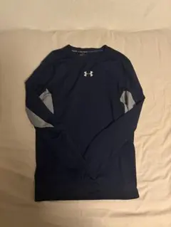 Under Armour ネイビー 長袖アンダーシャツ