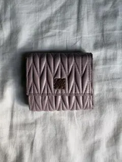 ALTROSE ボックスコイン　三つ折り 財布 ピンク