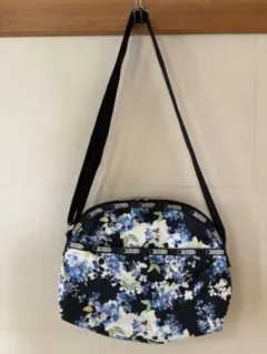 レスポートサック　花柄ショルダーバッグ（青系）