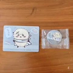 ちいかわ　くら寿司　ラッコ　缶バッジ　オリジナルカード