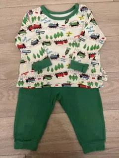 ユニクロ　トーマス　長袖パジャマ 80