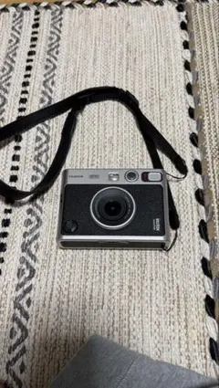 Fujifilm Instax Mini evoシルバー 本体
