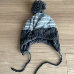 ポンポン付きグレー系ニット帽　Ｈ&M 美品
