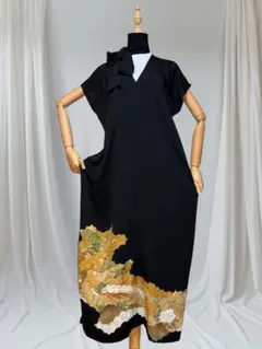 zuneボレロ付 黒留袖ドレス ノースリーブ 着物リメイク 金彩風景