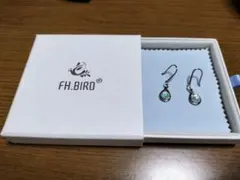 オパールピアス
