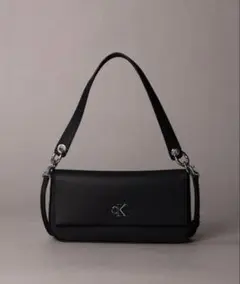 CK ブラックレザー ショルダーバッグのサムネイル