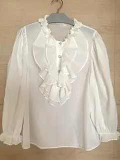 ZARA ザラ フリル付きホワイトブラウス ビジューボタン
