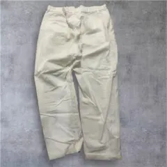 希少‼️ホワイト チノパン小さなシミあり