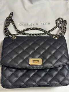 CHARLES & KEITH Cressida キルトチェーンストラップバッグ
